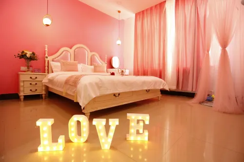 Quanri Theme Hotel (Tuquan) Hotel di Tuquan