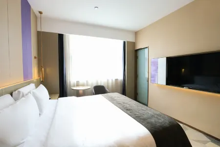 Lavande Hotel (Zhongshan Shiqi Daxin Xinduhui,North of Zhongshan Railway Station) Отели рядом с достопримечательностью «Zhongshan Polytechnic»