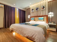 Denis Hotel (Wuzhou Chenxi Mingdu New City Branch) - balcony