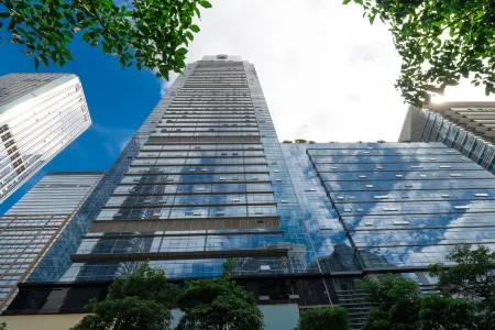 Shenzhen Futian Convention and Exhibition Center LansHotel Отели рядом с достопримечательностью «Shenzhen Polytechnic OCT Campus»