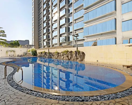 Harbour Plaza 8 Degrees Hotels near E-Max