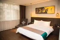 蒂梵臻選酒店（赤峯高鐵站松山醫院店） 鄰近遼代歷史文化博物館-服務枱的酒店