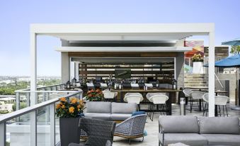 The Circ Hotel Hollywood, Sonder