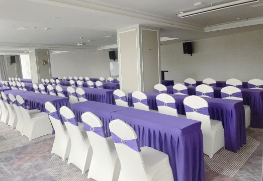 Xing Cheng Hotel (Emeishan Gymnasium) Hotel Overview