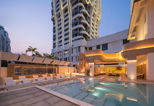 Lying Cloud Hotel Hotel Overview