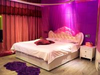 艾米情侣主题酒店(潍坊文化路店) - 紫色纱幔