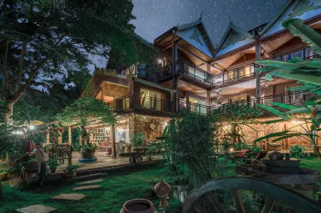 Hidden Garden Inn