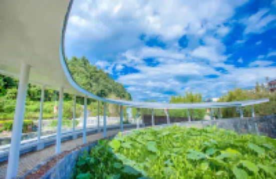 Yunhe Banshan Hot Spring Resort Hotel (Tengchong Mayugu Hot Spring Town)