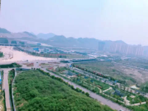 โรงแรมโฮมอินน์อีส (สถานีรถไฟเหนือกุ้ยหยาง) โรงแรมในกุ้ยหยาง