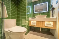 GreenTree Inn Express Hotel (Deyang Wenmiao Square ) 徳陽華誼兄弟スター・グランド・シアター周辺のホテル