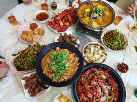 Heheyue Inn Отели рядом с достопримечательностью «Lu Yuan Ping»