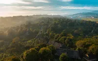 Xishuangbanna Menghai Cloudside Mountain Villa