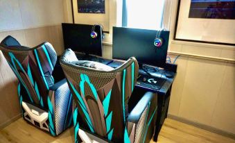 Yunhai Electric Sports Hotel (Yan'an West Road Subway Station)