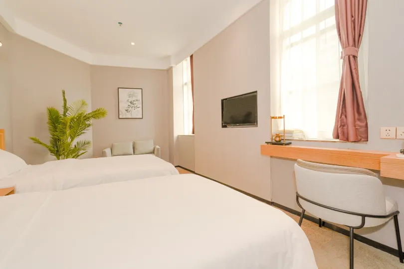 Hehua Hotel (Shenzhen Dongmen Tanbu Subway Station)