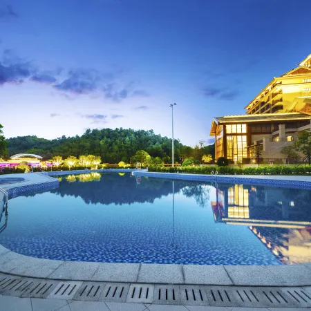 Freely Hover Golden Shuitai Hot Spring Town