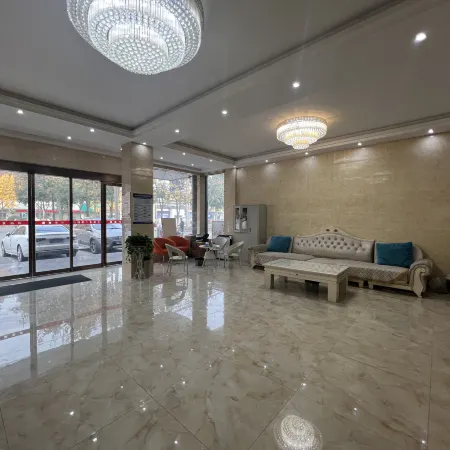Xinyang Yuebanwan Holiday Theme Hotel