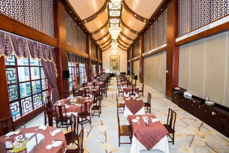 Yingbin Hotel Отели рядом с достопримечательностью «Zhongshan Arcade Street in Jieyang Ancient City»