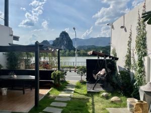 Zhaoqing Shiyanshe Homestay