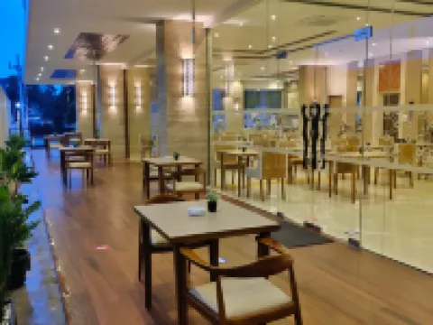 Lynn Hotel Mojokerto โรงแรมในMagersari