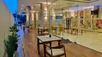 Lynn Hotel Mojokerto Hotels in Puri