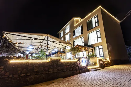 Yuanzhu Guesthouse Hotel di Hanyuan County