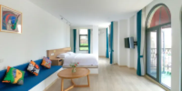 Zhufeng Concept Hotel (Baoshan High-speed Railway Station Branch) - Mantianxing Deluxe Scenic Double Bed Room