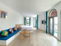 Zhufeng Concept Hotel (Baoshan High-speed Railway Station Branch)