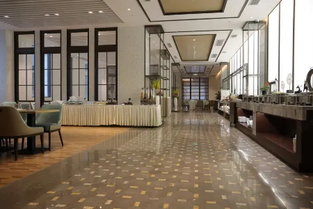 Changjiu International Hotel Отели рядом с достопримечательностью «Wujincheng Square»