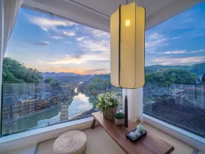 Fenghuang Best River View Hotel