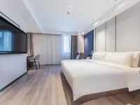 Atour Hotel (Wuhan Optics Valley Plaza Yangjiawan) Hotels near Hubei Vocational College of Art