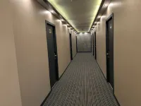 فويس هوتل بوستانسي Hotels near جادة بغداد