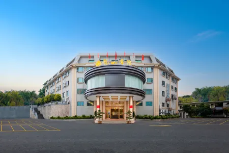 Lufeng Longshan Hotel Отели рядом с достопримечательностью «Fushan Mazu»