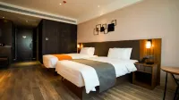 Homeinn Plus Hotel (Qiqihar High-speed Railway Station Hecheng Park) Hotels in Qiqihar