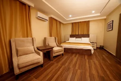 Edgewood Manor Hotel di 
