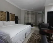 Aliz Ambruz Hotel