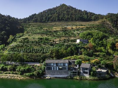 Qiandao Lake Water South Bank Homestay