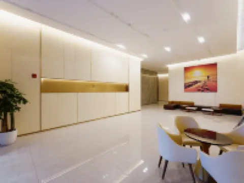 Yibo Hotel (Zhuhai Gongbei Port Fuhuali Store) Hotels in Zhuhai