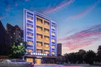 Ritzton International Hotel (Lingshui Haiyun Plaza) Hotels near Nanwan Monkey Islet