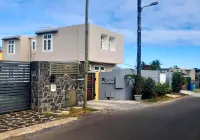 R Garden studio 1 Hotels near Port Louis