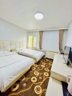 Juhao Hotel (Xining Dashizi Mojia Street Branch) Hotels near Kumbum Monastery