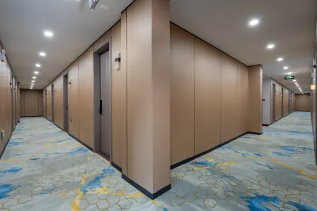 Rongtang Hotel (Zhengding Ancient City Rongguofu Branch) Отели в г. Чжэндин