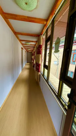 Zhagana Highland Mountain Top Homestay Отели рядом с достопримечательностью «Fairy Beach»