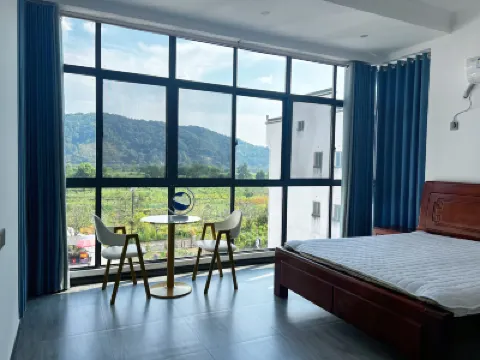 Yiyuan Linyang Homestay Hotel dekat Moon Bend