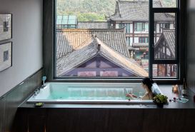 Leshan L Private Soup River View Hotel · City Vacation