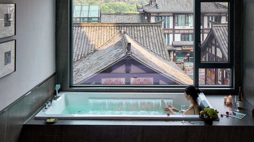 Leshan L Private Soup River View Hotel · City Vacation