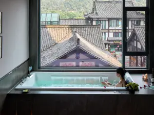 樂山L私湯江景飯店·City Vacation（樂山上中順店）
