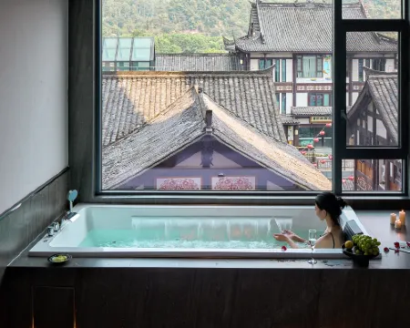 Leshan L Private Soup River View Hotel · City Vacation Hotels in Leshan