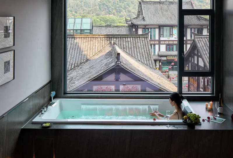 Leshan L Private Soup River View Hotel · City Vacation