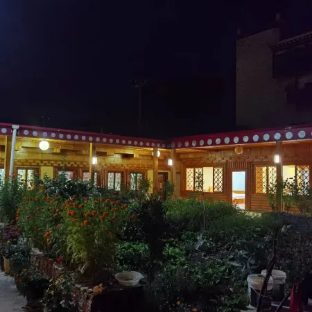 Danba Layagabu Homestay