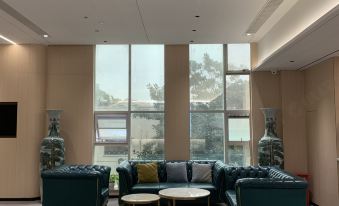 Qingmo Hotel (Wuhan Hankou Railway Station Changgang Road Subway Station Branch)